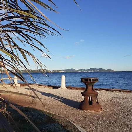 3 Etoiles Au Bord De L'eau *
